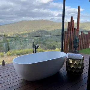 on-eagle-wings-mountain-retreat-spa.queenslandhotels.net/